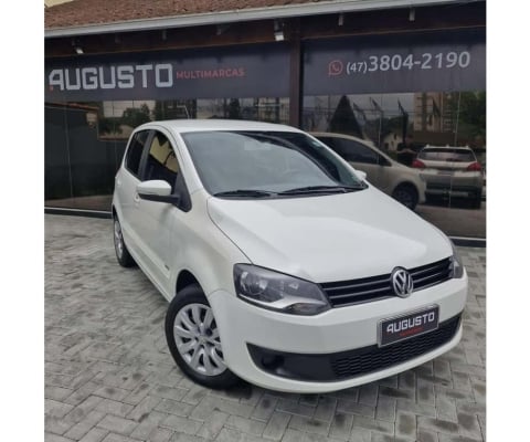 Volkswagen Fox W/ 1.0 GII - Branca - 2011/2012