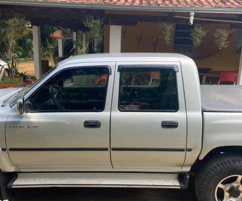 TOYOTA HILUX à venda.