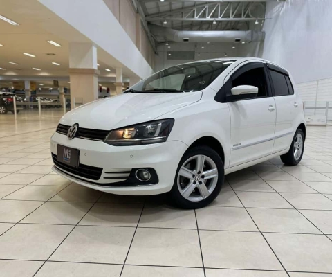 Volkswagen Fox Highline1.6 Flex 16V 5p  - Branca - 2016/2016