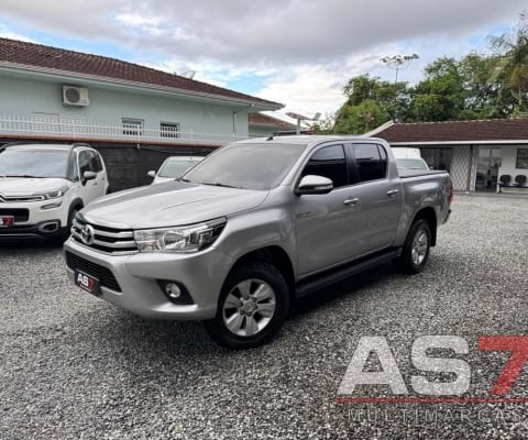 Toyota Hilux /  CDSR A4FD - Prata - 2016/2017