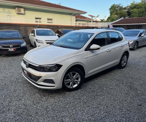 Volkswagen Polo 1.0 Flex 12V 5p  - Branca - 2017/2018