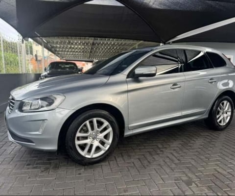 Volvo XC60 2.4 D5 MOMENTUM DIESEL AWD 4P AUTOMÁTICO