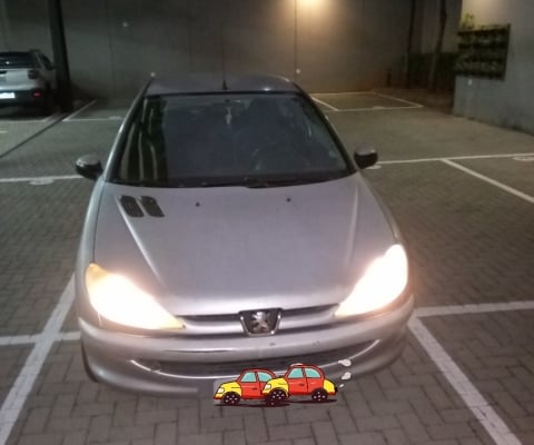 PEUGEOT 206 à venda.