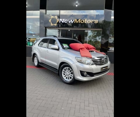 Toyota Hilux SW4 SRV D4-D 4x4 3.0 TDI Dies. Aut 2013 Diesel