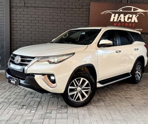 Toyota Hilux SW4 SRX 4x4 2.8 TDI 16V Dies. Aut.  - Branca - 2018/2019