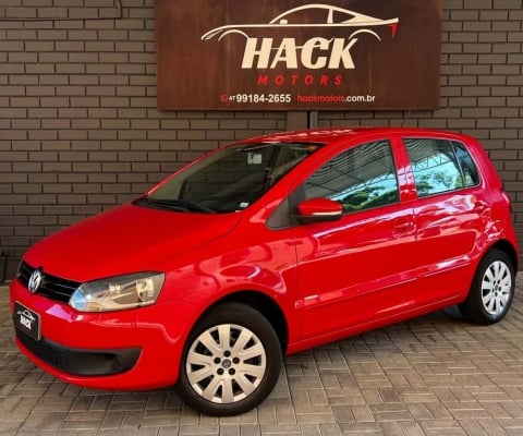 Volkswagen Fox 1.0 Mi Total Flex 8V 5p  - Vermelha - 2009/2010