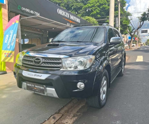 TOYOTA HILUX SW4 3.0 SRV 4X4 7 LUGARES 16V TURBO INTERCOOLER DIESEL 4P AUTOMÁTICO