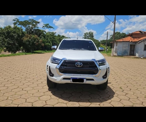 Toyota HILUX 2.8 D-4D TURBO DIESEL CD SRX PLUS 4X4 AUTOMÁTICO