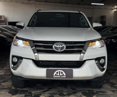 TOYOTA HILUX SW4 SRV 7 LUGARES