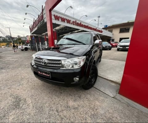 Toyota HILUX SW4 3.0 SRV 4X4 7 LUGARES 16V TURBO INTERCOOLER DIESEL 4P AUTOMÁTICO