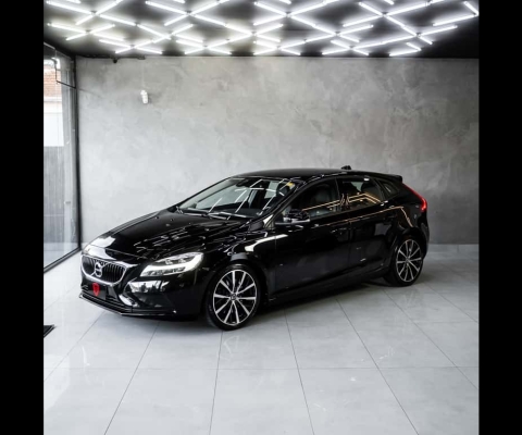 VOLVO V40 T-4 MOMENTUM 2.0 Aut.