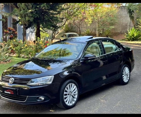 JETTA 2013 HIGHLINE TSI 2011CV TETO SOLAR + INTERIOR CARAMELO