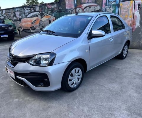 Toyota Etios X Sedan 1.5 Flex 16V 4p Aut.  - Prata - 2019/2020