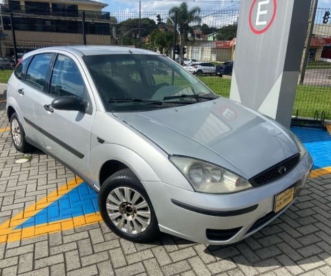 Ford Focus 1.8 - completo-