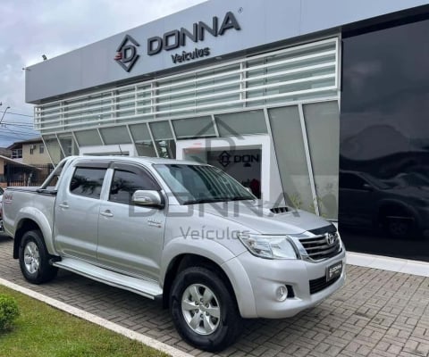 Toyota Hilux /  CD4X4 SRV - Prata - 2012/2013