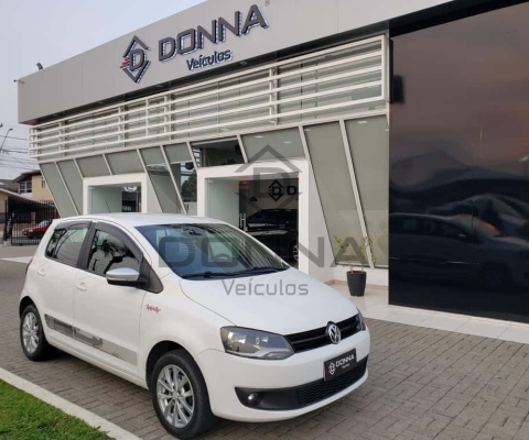 Volkswagen Fox Rock in Rio 1.6 Mi Total Flex 8V 5p  - Branca - 2013/2014