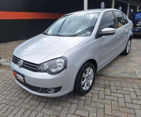 VOLKSWAGEN POLO SEDAN 1.6 8V COMFORTLINE 4P 2013