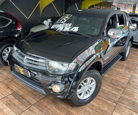 MITSUBISHI   L200 TRITON  3.5 HPE 4X4 CD V6 24V FLEX 2015 Muito Nova !! 