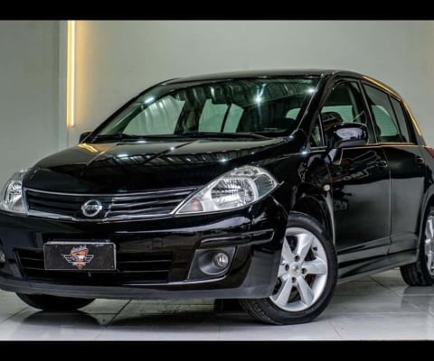 NISSAN TIIDA HATCH SL 1.8 16V-MT 4P 2013