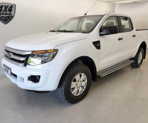 Ford Ranger XLS 3.2 20V 4x4 CD Diesel Mec.  - Branca - 2015/2016