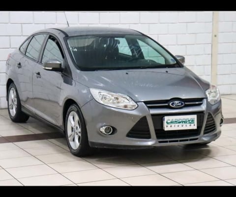 Ford Focus Sedan 2.0 16V Flex 4p Aut.  - Cinza - 2015/2015