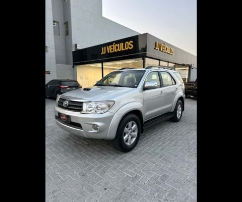 Hilux SW4 SRV D4-D 4x4 3.0 TDI Dies. Aut