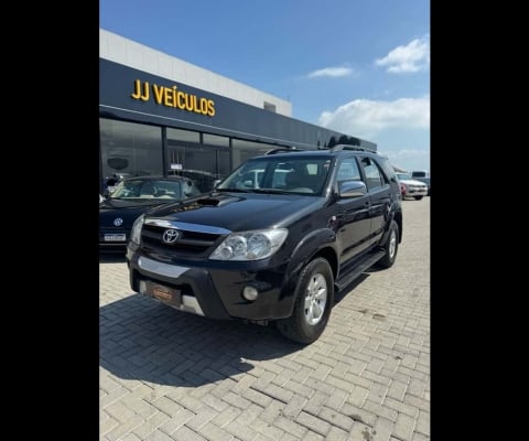 Hilux SW4 SRV D4-D 4x4 3.0 TDI Dies. Aut