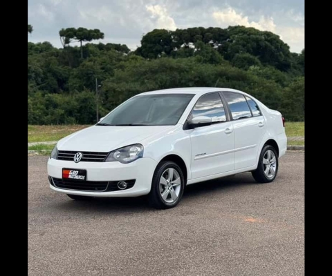 VOLKSWAGEN POLO SEDAN 1.6 8V COMFORTLINE 4P 2014