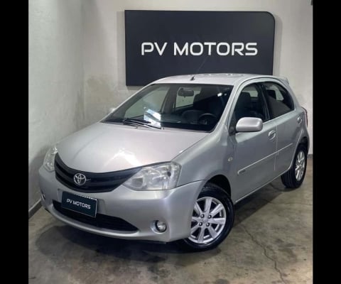 Toyota Etios HB XS - Prata - 2013/2013