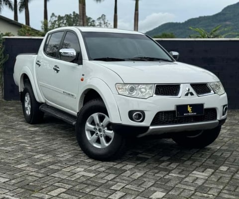 Mitsubishi L200 Triton  HPE 3.2 CD TB Int.Diesel Aut - Branca - 2012/2013