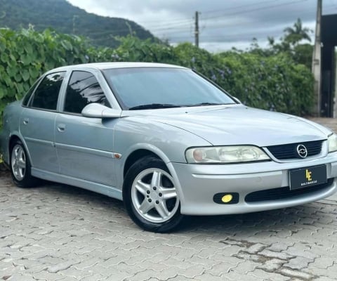 Chevrolet Vectra 2.2 MPFI Milenium  - Prata - 2001/2001