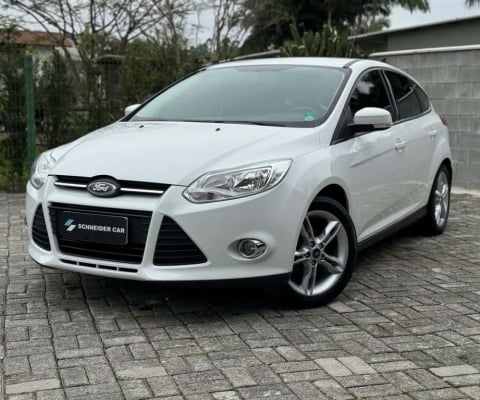 Ford Focus  2.0 16V/SE/SE Plus Flex 5p Aut. - Branca - 2015/2015