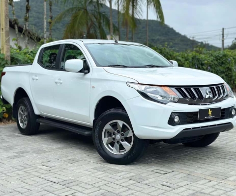 Mitsubishi L200 Triton SPORT GL 2.4 4X4 MEC. - Branca - 2020/2021