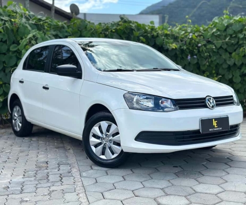 Volkswagen Gol 1.0 Mi Total Flex 8V 4p - Branca - 2013/2014