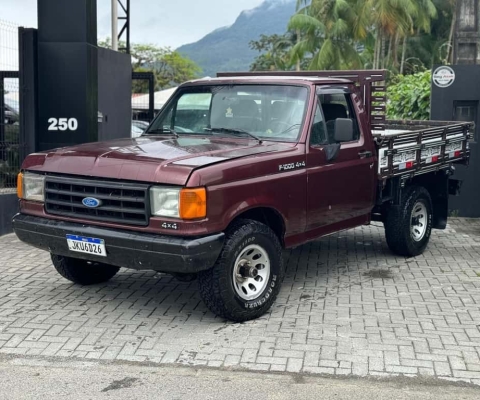 Ford F-1000 F1000 4X4 MWM - Vermelha - 1993/1994