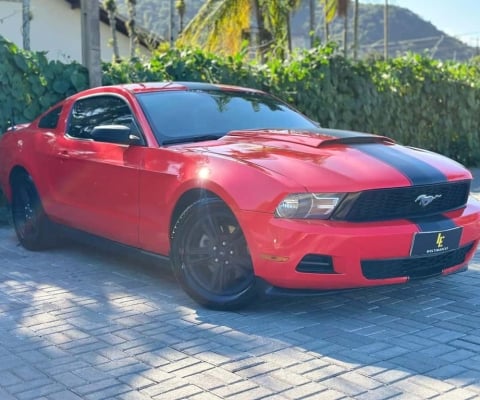 Ford Mustang COUPE  - Preta - 2011/2012