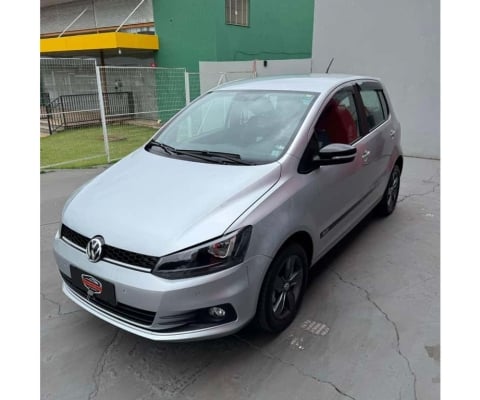 Volkswagen Fox RUN 1.6 Flex 2017  - Prata - 2016/2017