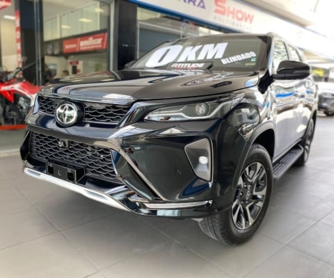 HILUX SW4 SRX PLATINIUM 7 L 2024 BLINDADO 0km