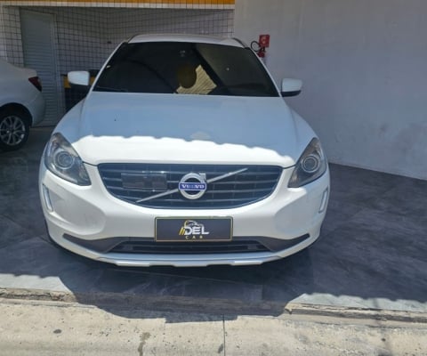 VOLVO XC60 2.0 T5 DESIGN