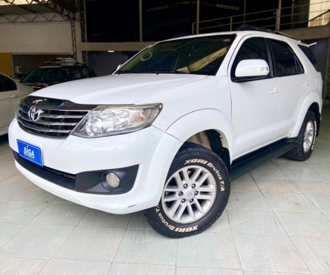 TOYOTA HILUX SW4 SR 4X2 5 LUGARES