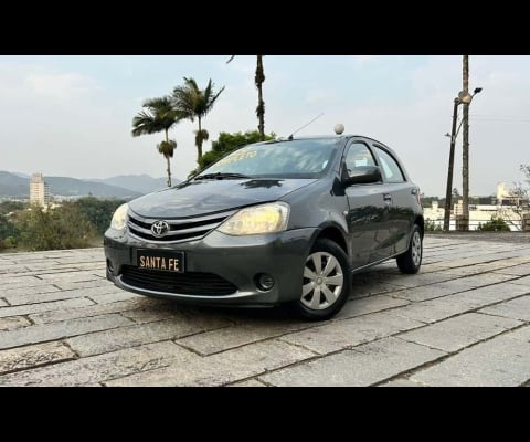 Toyota Etios HB XS - Cinza - 2012/2013