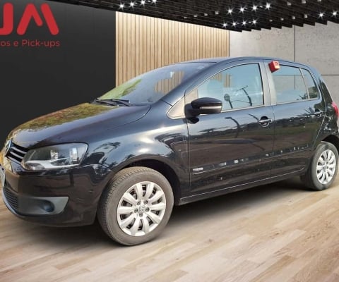 Volkswagen Fox 1.0 Mi Total Flex 8V 5p - Preta - 2013/2014