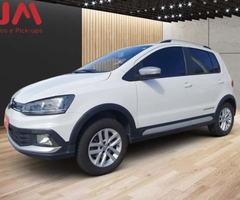 Volkswagen CrossFox 1.6 Mi Total Flex 8V 5p  - Branca - 2014/2015