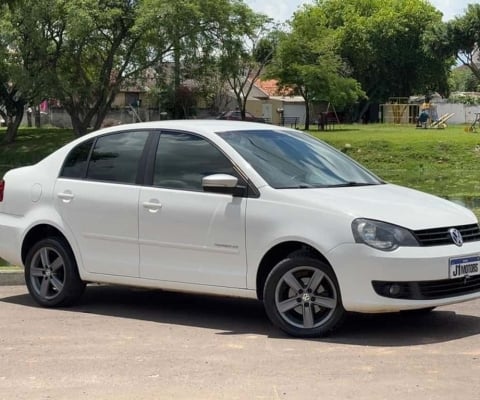 VOLKSWAGEN POLO SEDAN 1.6 2014