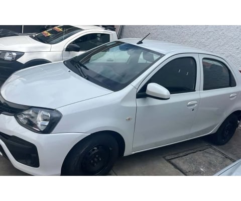 Toyota Etios 2021 1.5 x sedan 16v flex 4p automático