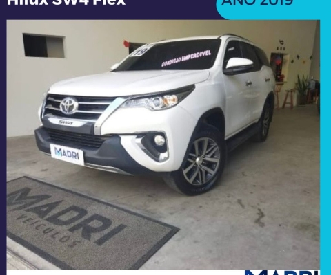 HILUX 7 LUGARES ÚNICO DONO 