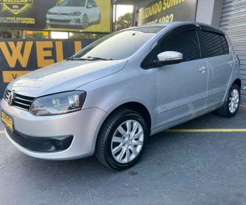 Volkswagen Fox 1.0 Flex - Completo - Muito novo!