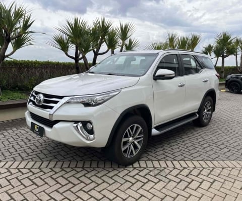 Toyota Hilux sw4 2017 4.0 srx 4x4 7 lugares v6 24v gasolina 4p automático