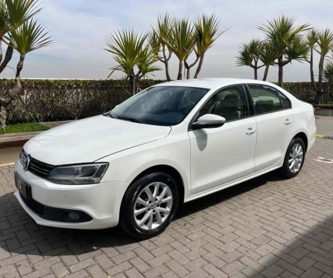 Volkswagen Jetta 2013 2.0 comfortline 120cv flex 4p tiptronic