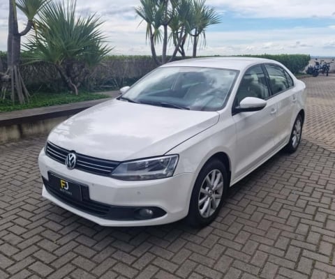 Volkswagen Jetta 2013 2.0 comfortline 120cv flex 4p tiptronic